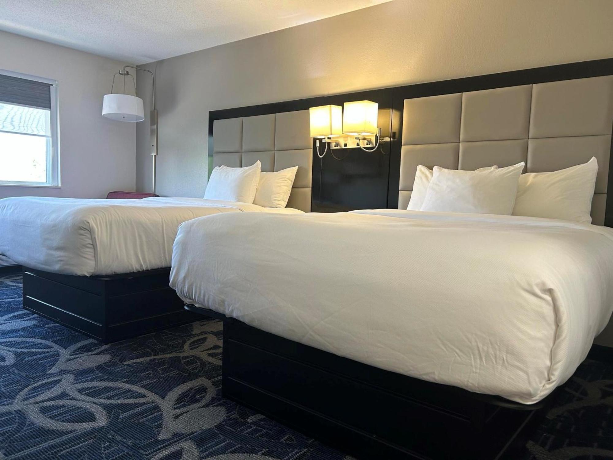 Comfort Inn & Suites Liverpool - Syracuse Exteriör bild